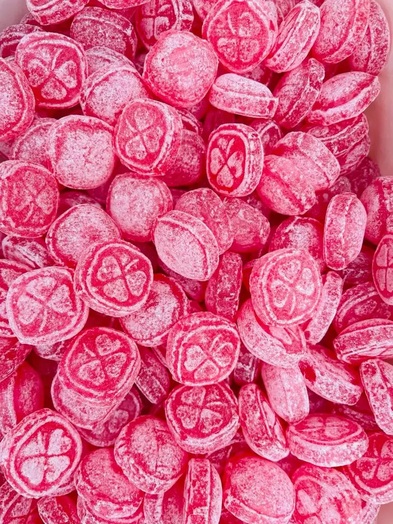[LUCKY-1KG-FRAISE] Zak 1kg Lucky Aardbei - Klavertjes